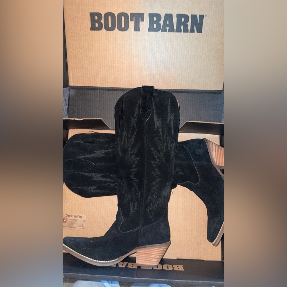Dingo Black and Leather Suade Cowgirl Boots - Picture 4 of 7